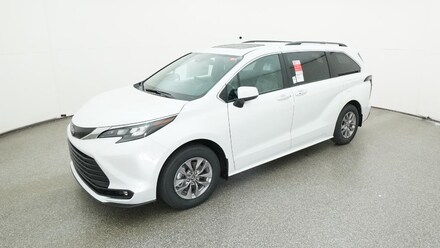 2026 Toyota Sienna XLE 8 PASSENGER