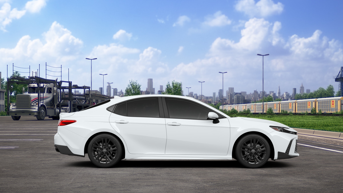 2026 Toyota Camry SE - Photo 12