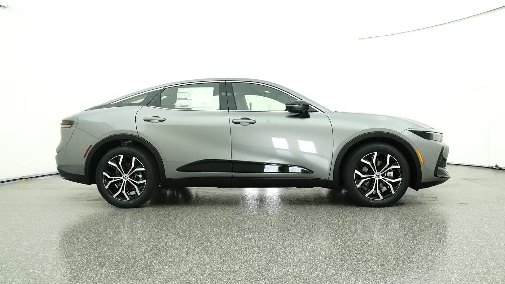 2026 Toyota Crown XLE photo 2