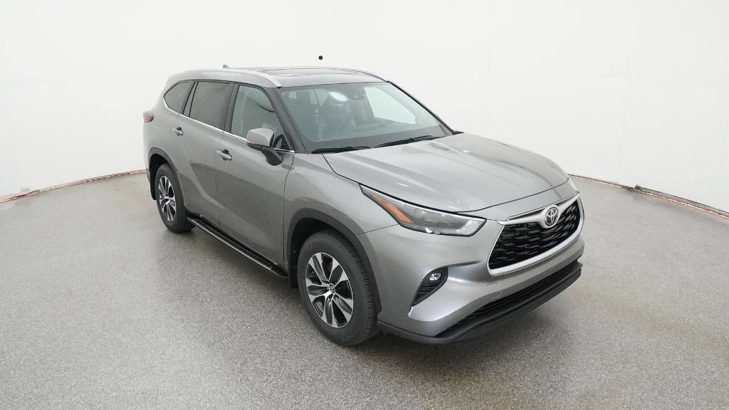2026 Toyota Highlander XLE photo 2