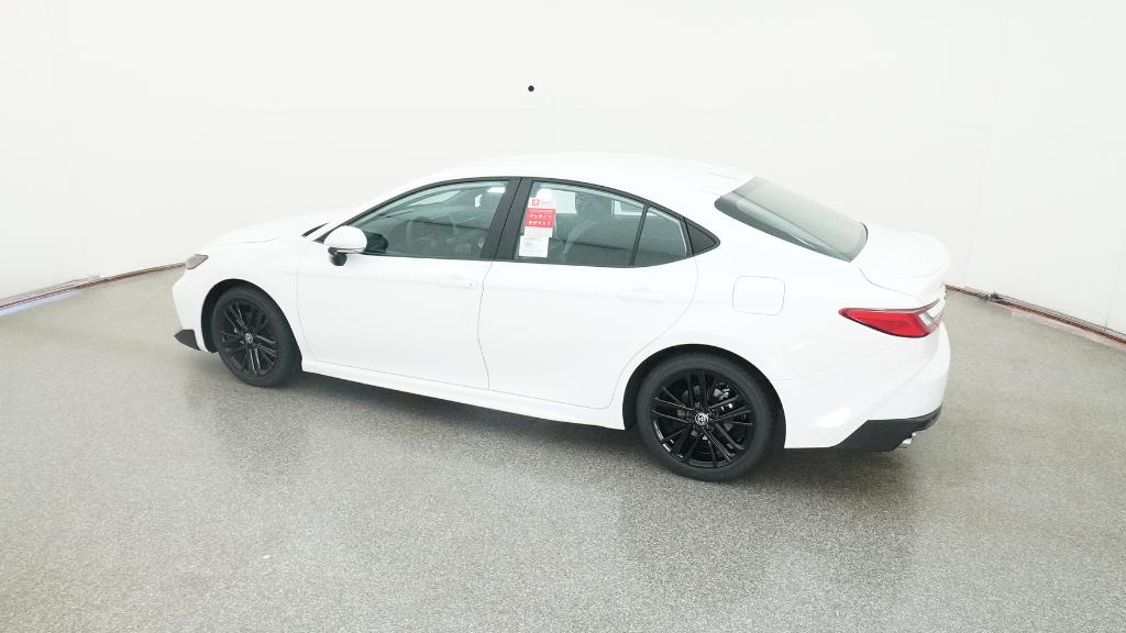 2025 Toyota Camry SE photo 4