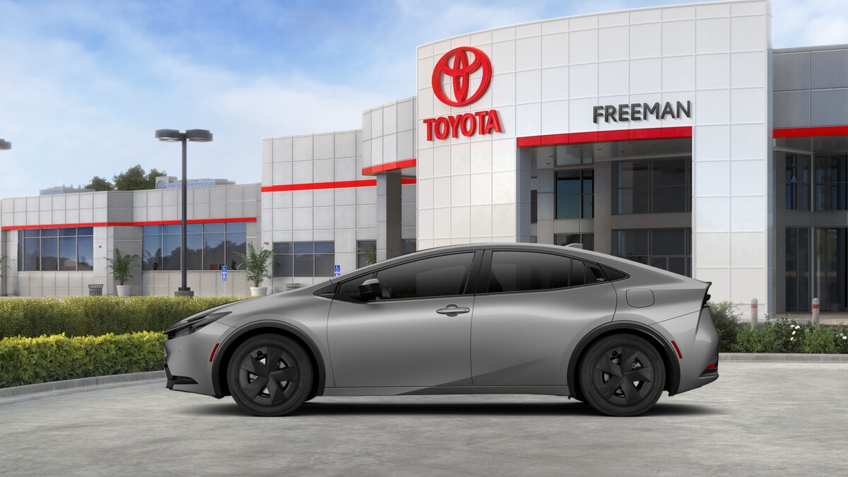 2026 Toyota Prius Plug-in SE photo 4