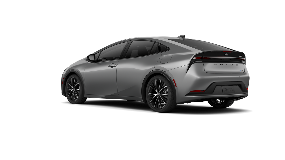 2026 Toyota Prius XLE - Photo 6