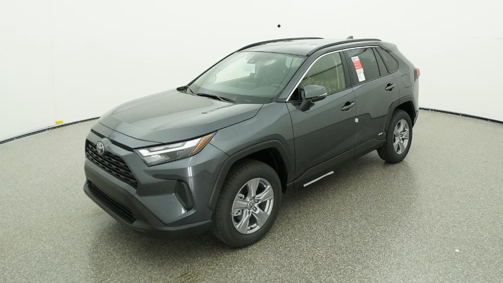 2025 Toyota RAV4 XLE's photo