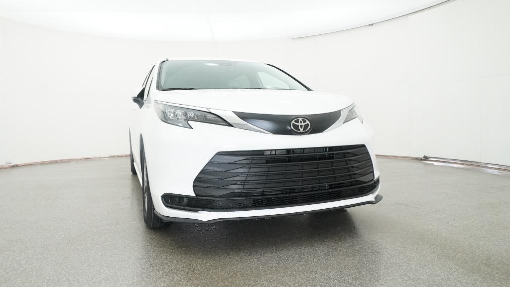 New 2026 Toyota Sienna LE 8 PASSENGER