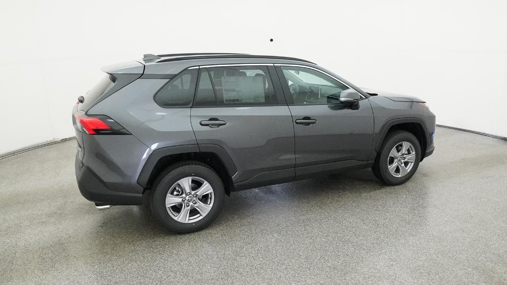 2025 Toyota RAV4 XLE photo 3