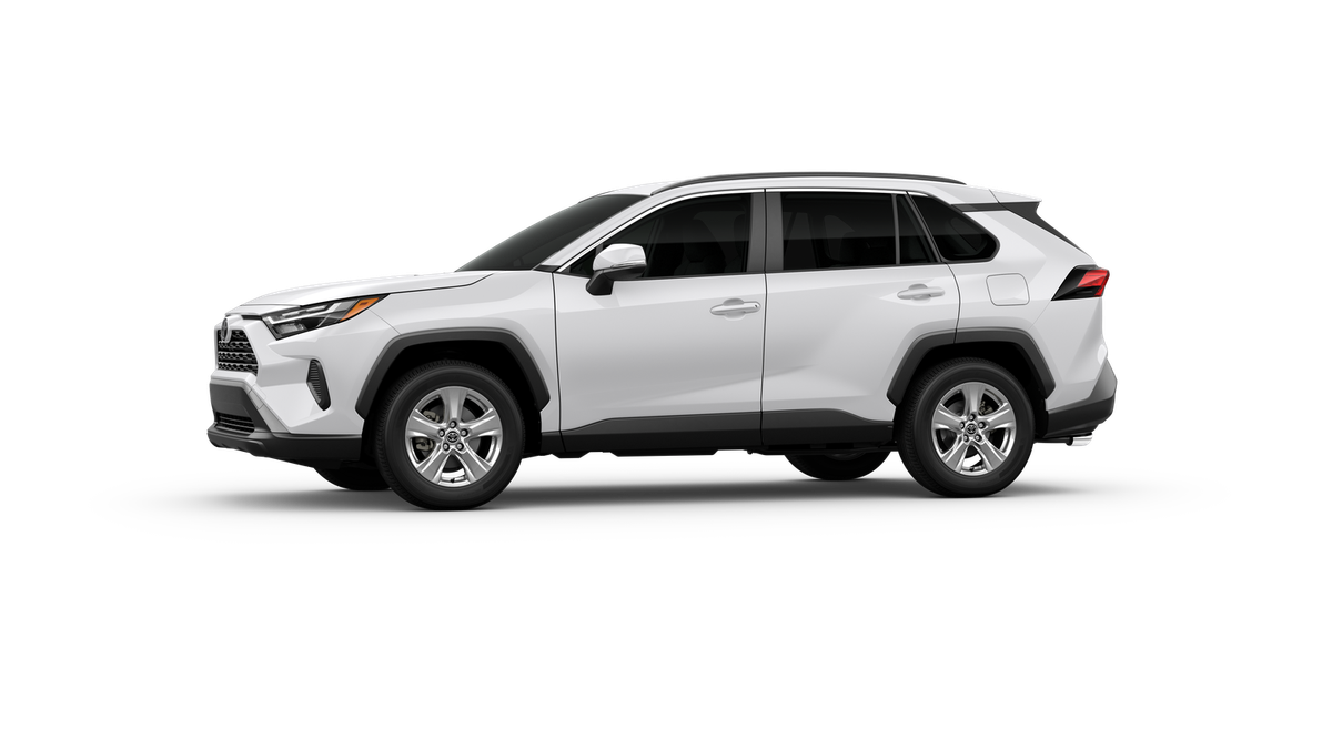 2025 Toyota RAV4 XLE photo 4