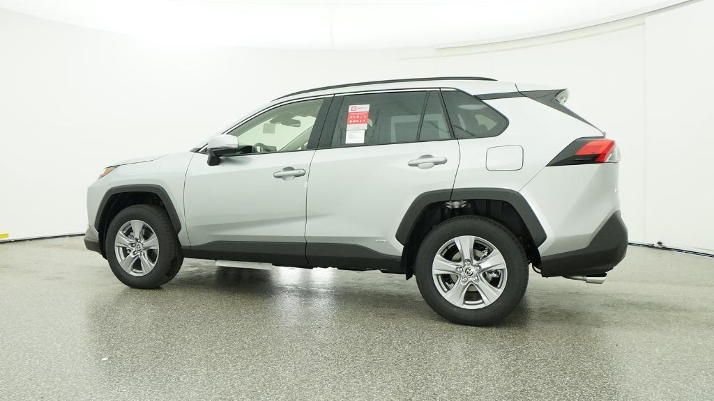 2025 Toyota RAV4 Hybrid XLE photo 4