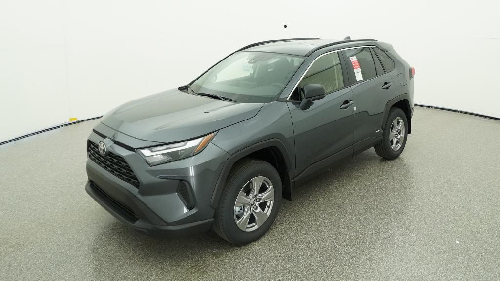 2025 Toyota RAV4 LE's photo