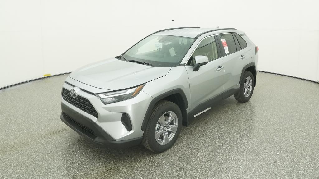 2025 Toyota RAV4 XLE's photo