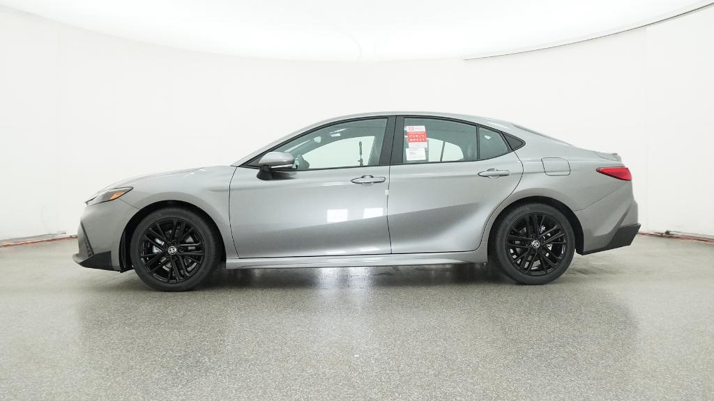 2026 Toyota Camry SE photo 3