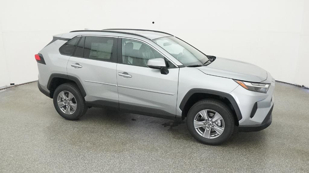 2025 Toyota RAV4 XLE photo 2