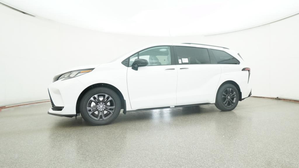 2025 Toyota Sienna XSE photo 2