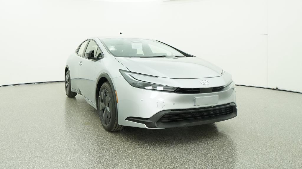 2026 Toyota Prius LE photo 2