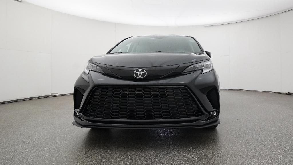 2026 Toyota Sienna XSE photo 2
