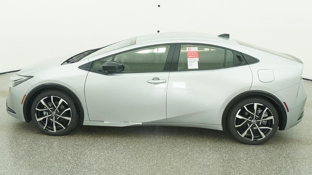 2026 Toyota Prius Plug-in Hybrid XSE - Photo 8