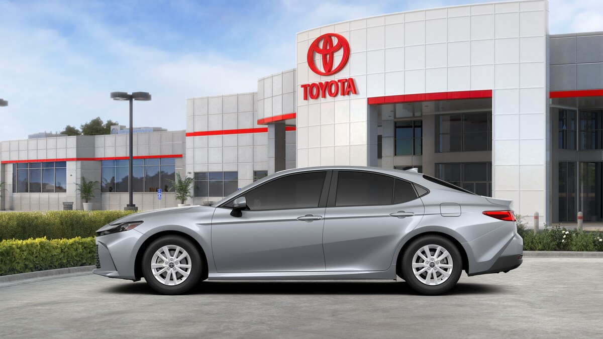 2026 Toyota Camry LE photo 4