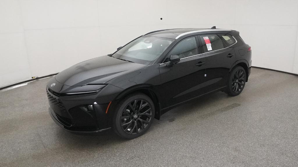 2025 Toyota Crown Signia Limited's photo