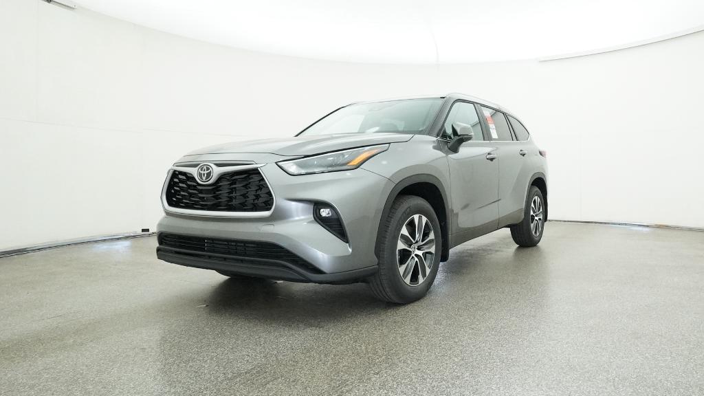 2026 Toyota Highlander XLE photo 3
