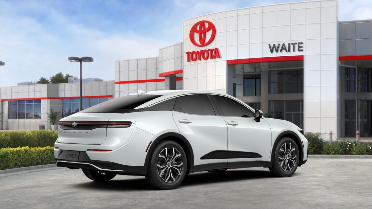 2026 Toyota Crown XLE - Photo 34