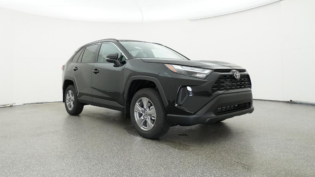 2025 Toyota RAV4 XLE photo 2