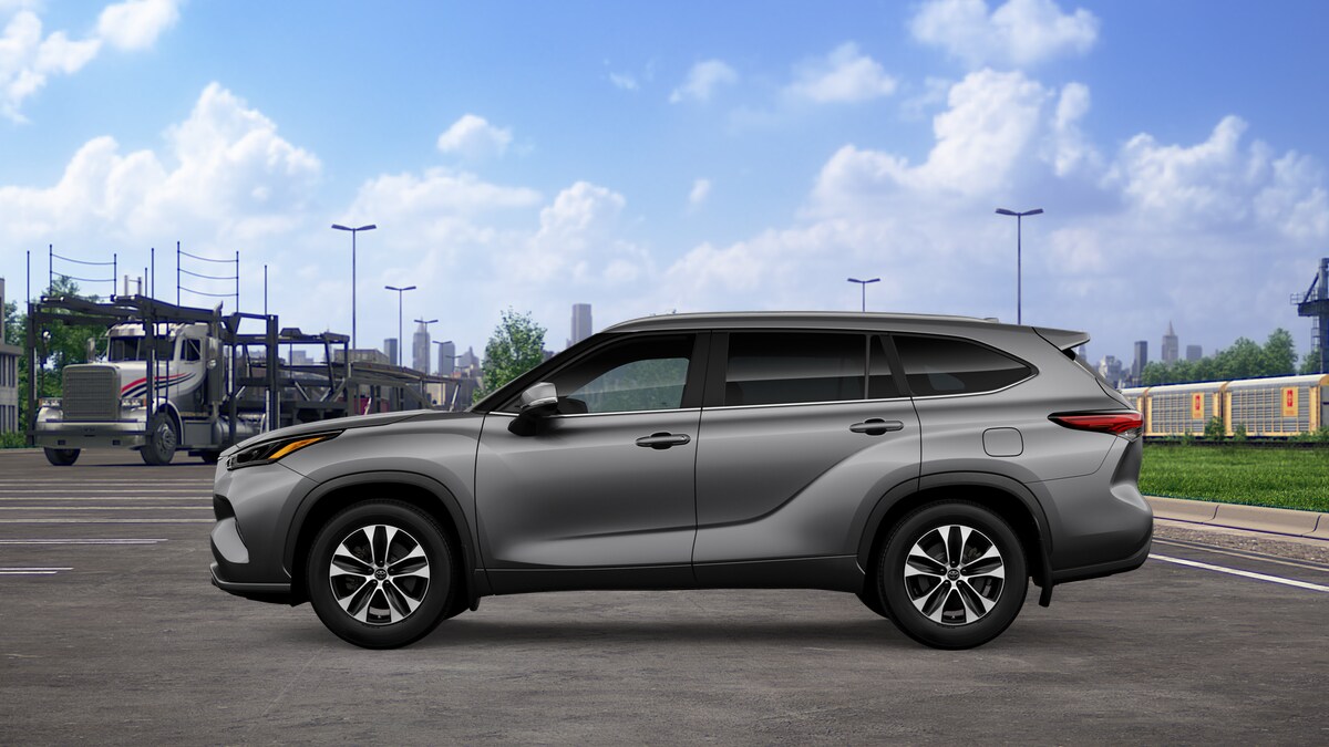 2026 Toyota Highlander XLE photo 4
