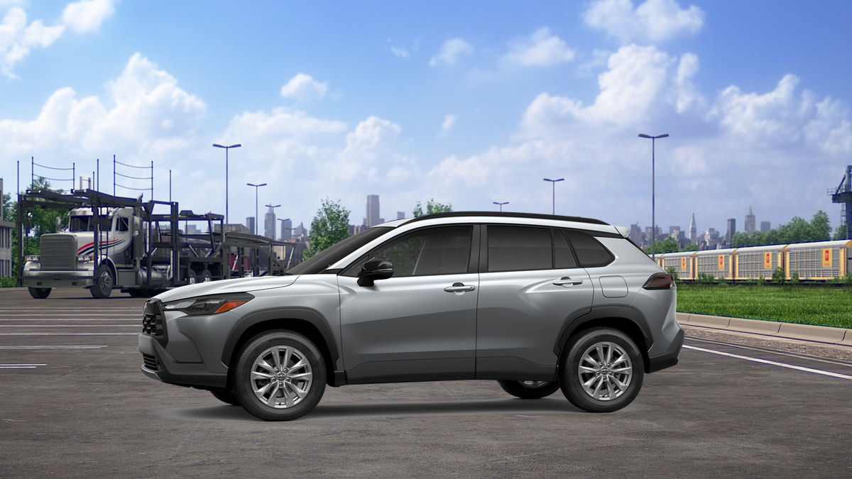 2026 Toyota Corolla Cross LE's photo