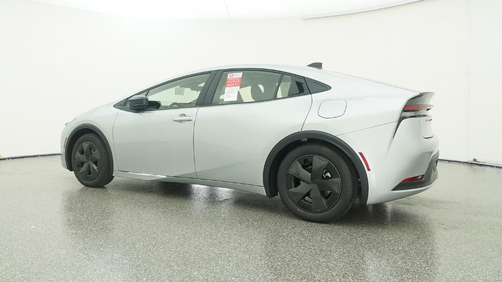 2026 Toyota Prius LE photo 3