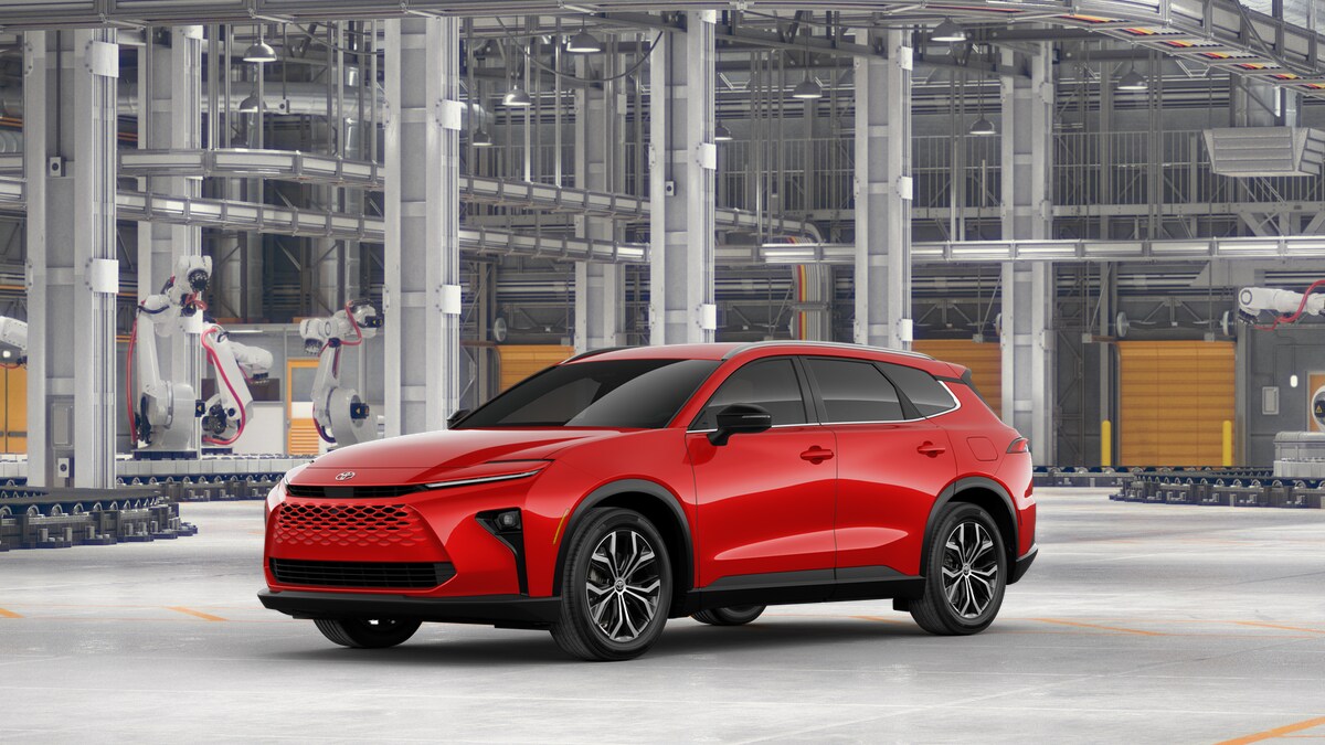 2025 Toyota Crown Signia XLE photo 2