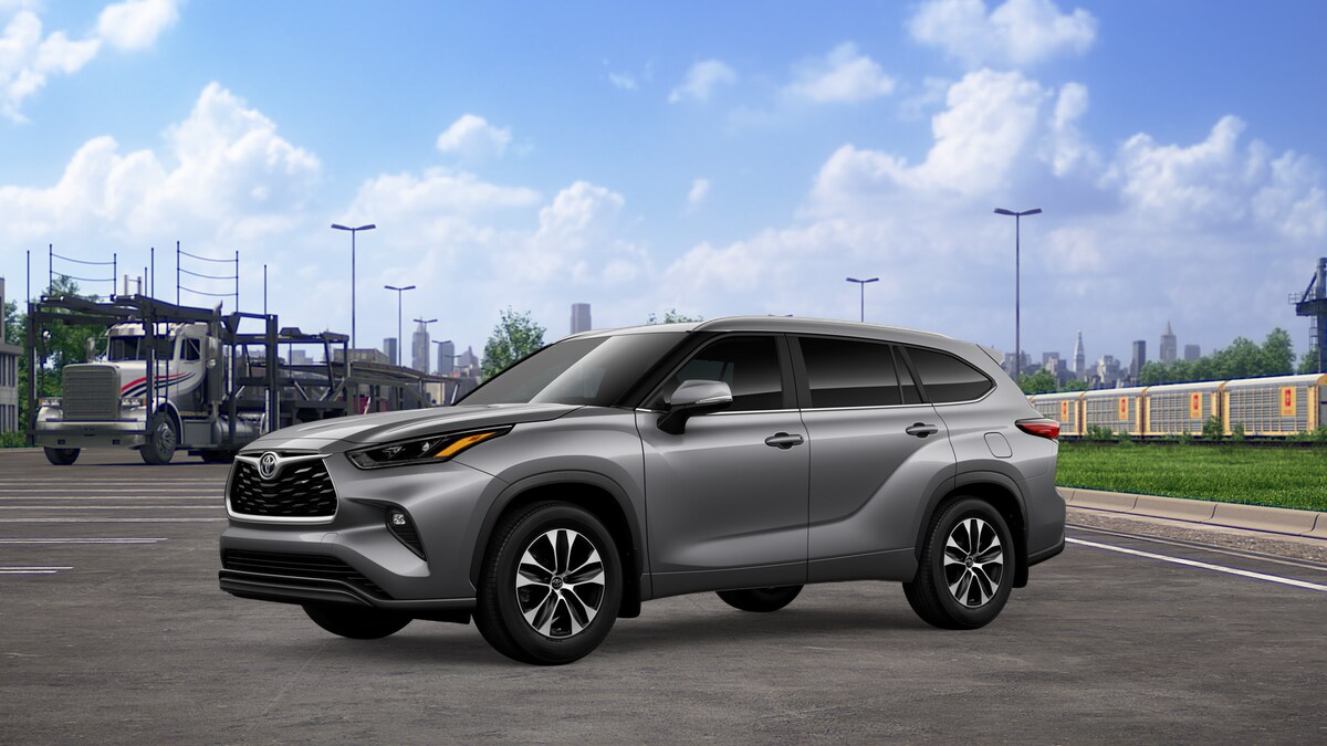 2026 Toyota Highlander XLE photo 2