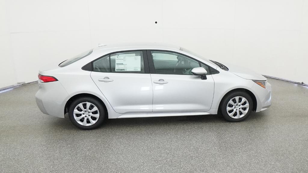 2026 Toyota Corolla LE photo 2