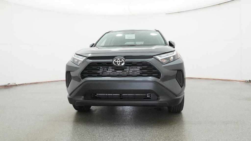 2025 Toyota RAV4 Hybrid XLE photo 4
