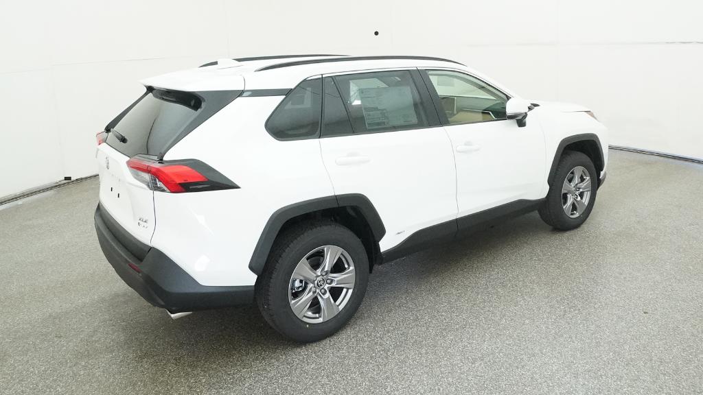 2025 Toyota RAV4 Hybrid XLE photo 3