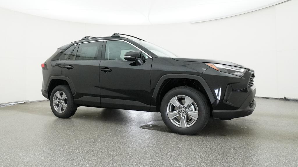 2025 Toyota RAV4 XLE photo 3