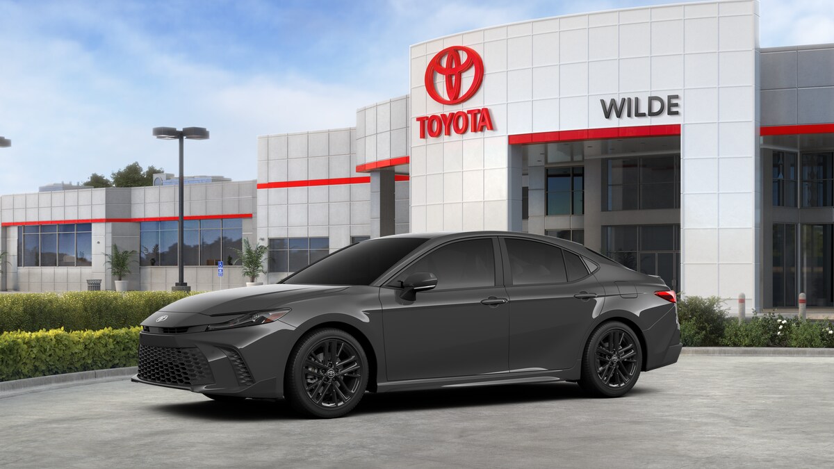 2026 Toyota Camry SE photo 3