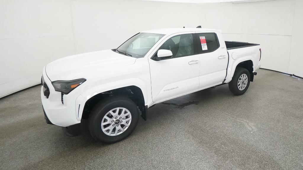 2025 Toyota Tacoma SR5 photo 4