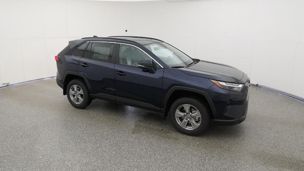 2025 Toyota RAV4 XLE photo 3