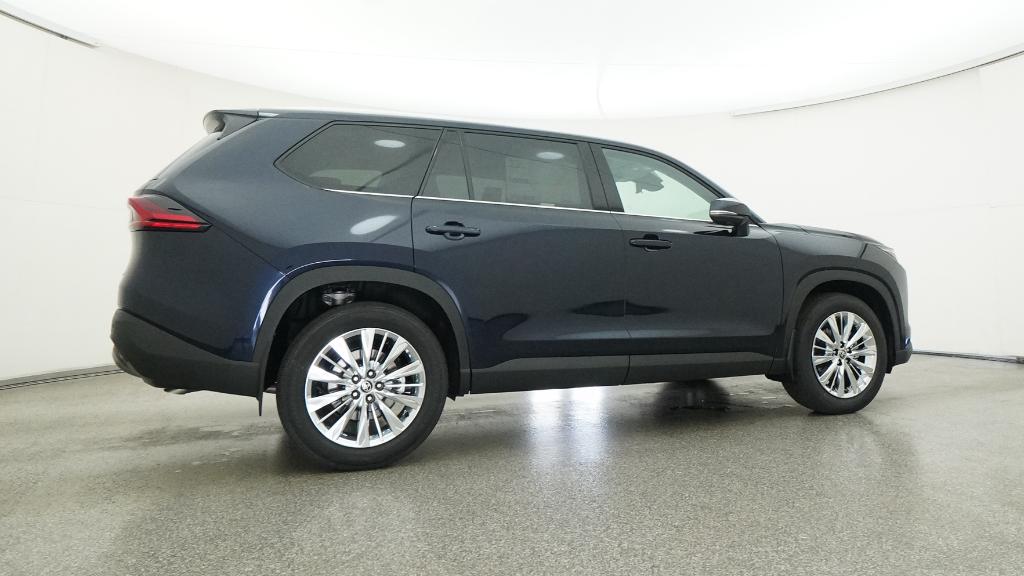 2026 Toyota Grand Highlander Platinum photo 2