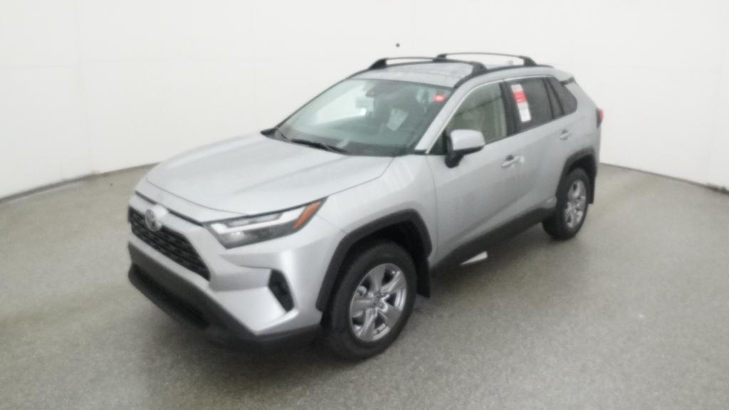 2025 Toyota RAV4 XLE's photo