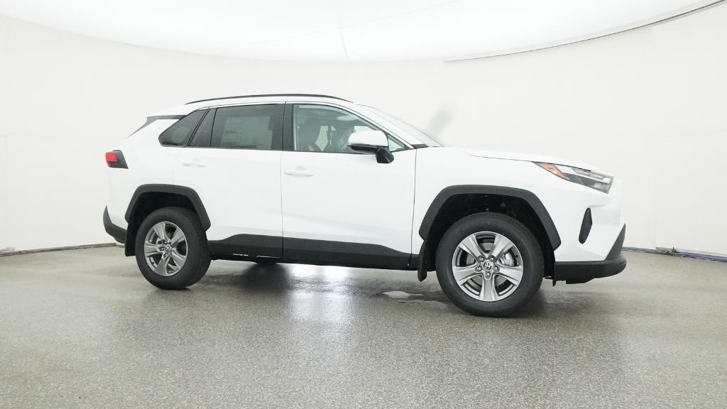 2025 Toyota RAV4 XLE photo 2