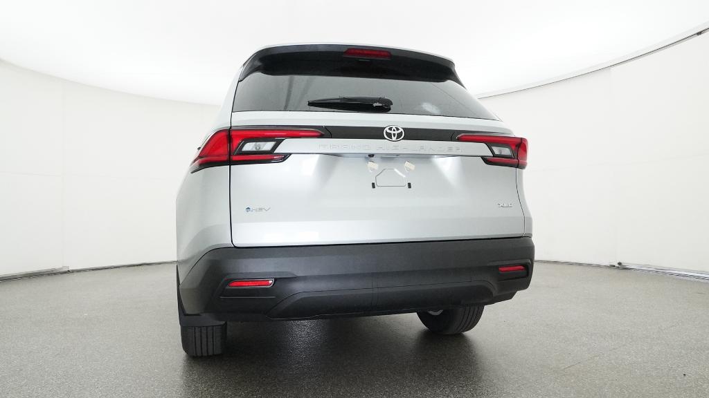 2026 Toyota Highlander XLE Hybrid photo 3