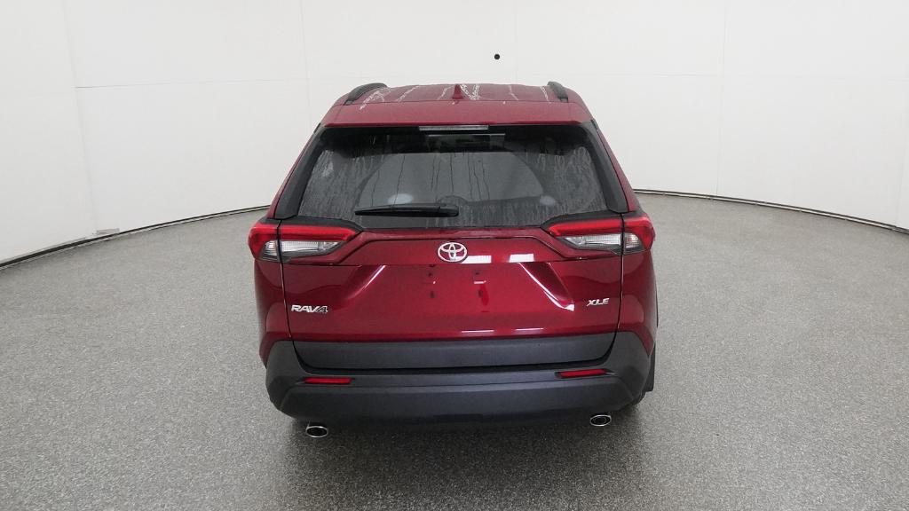 2025 Toyota RAV4 XLE photo 3