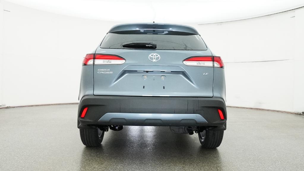 2025 Toyota Corolla Cross LE photo 2