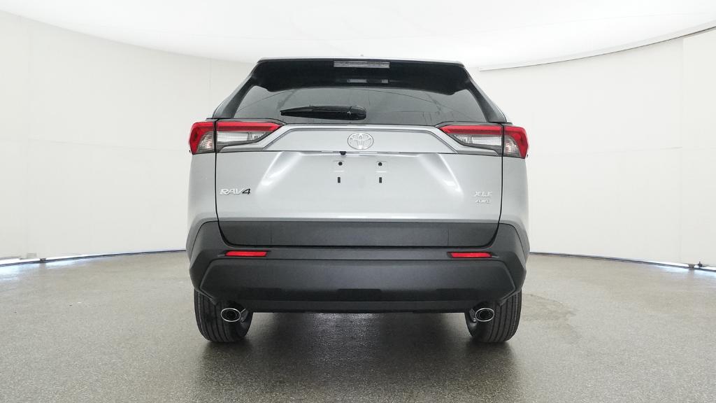 2025 Toyota RAV4 XLE photo 3