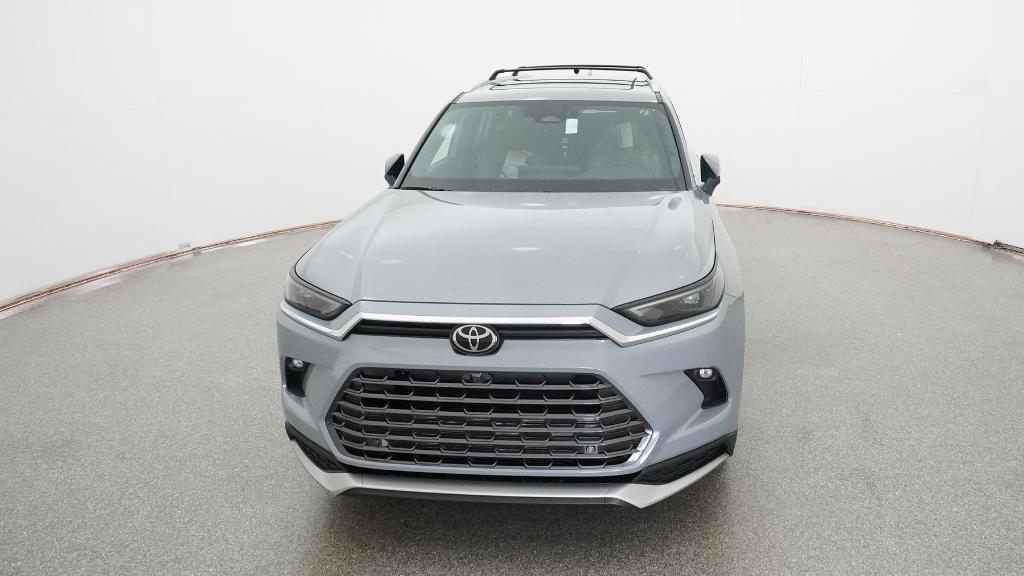 2026 Toyota Highlander Hybrid Platinum photo 3