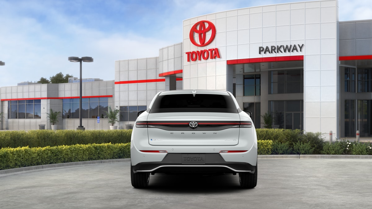 2026 Toyota Crown Limited - Photo 8