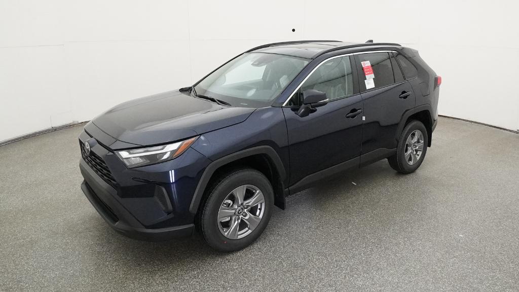 2025 Toyota RAV4 XLE's photo