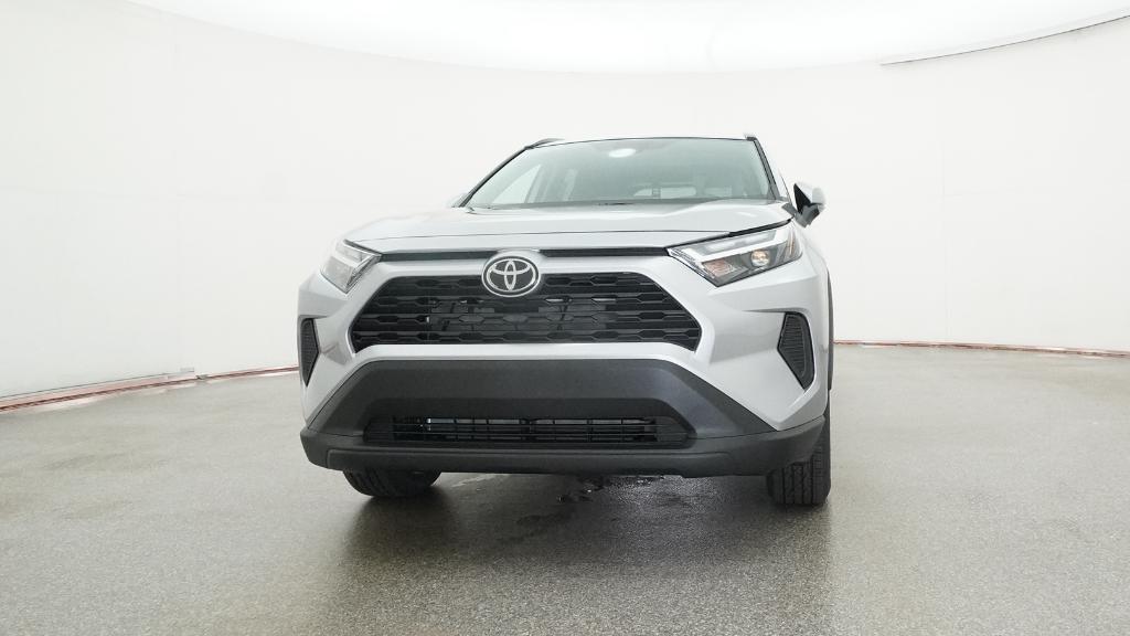 2025 Toyota RAV4 Hybrid XLE photo 2