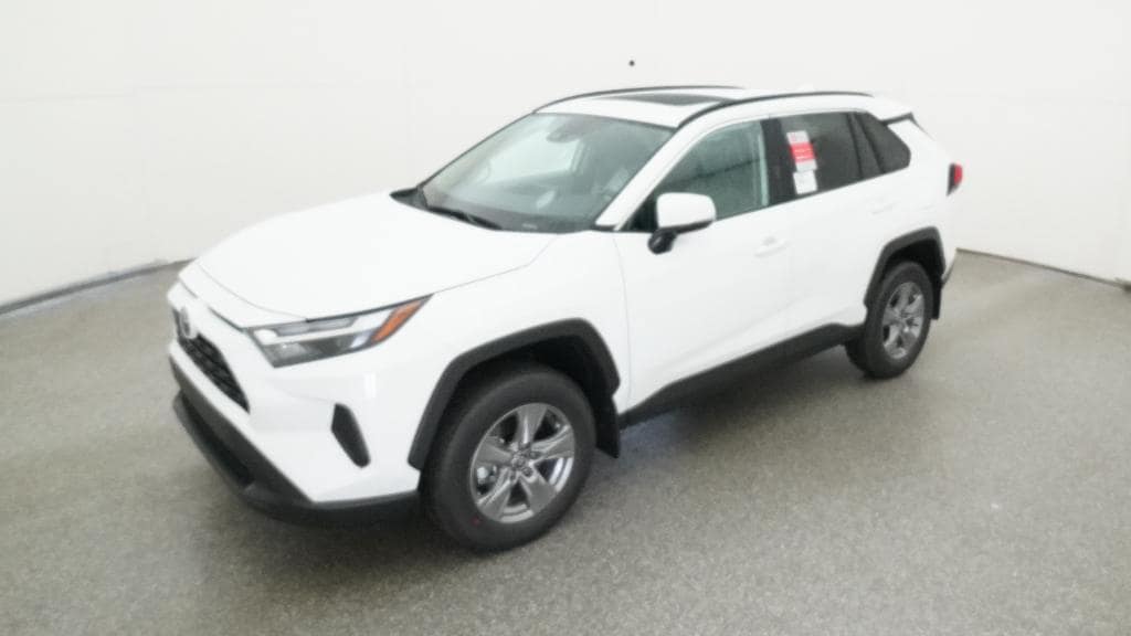2025 Toyota RAV4 XLE's photo