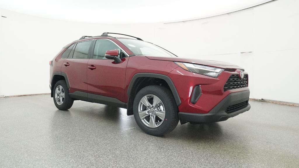 2025 Toyota RAV4 XLE photo 4